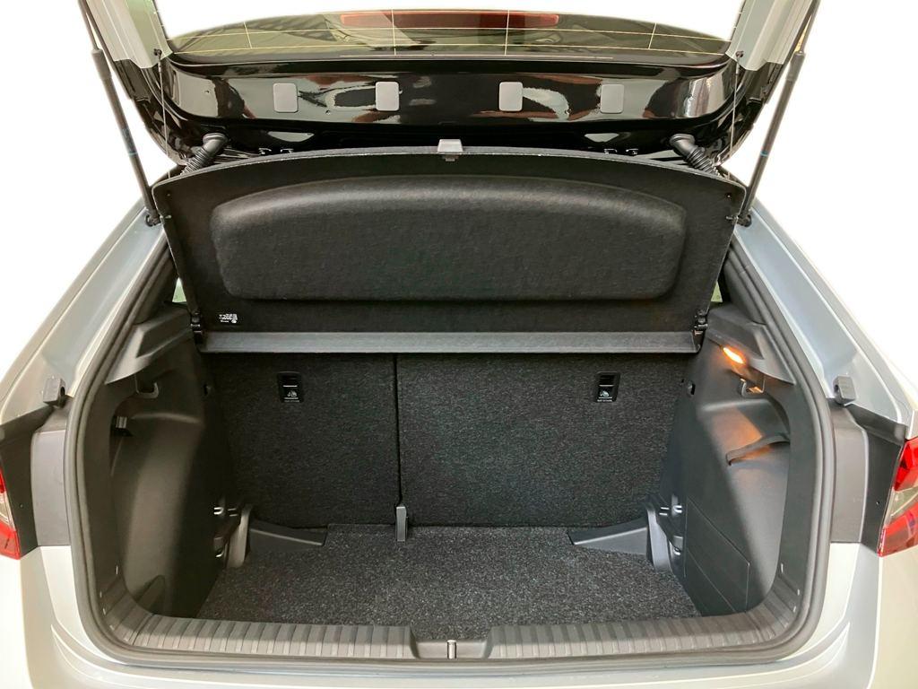 Skoda Fabia 1.0 TSI Design DSG 85 KW (115 CV) - 6