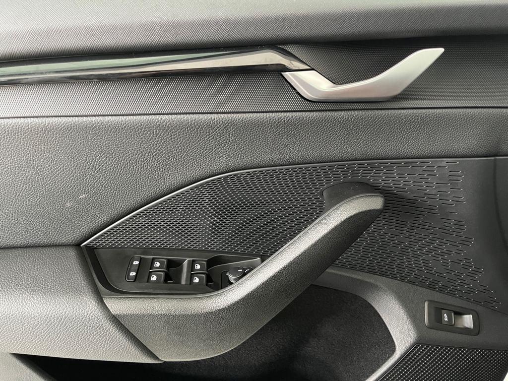 Skoda Octavia 2.0 TDI Selection DSG 110 kW (150 CV) - 10