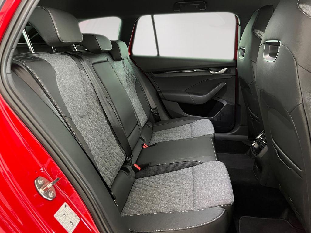 Skoda Octavia Combi 1.5 TSI m-HEV Sportline DSG 110 kW (150 CV) - 5