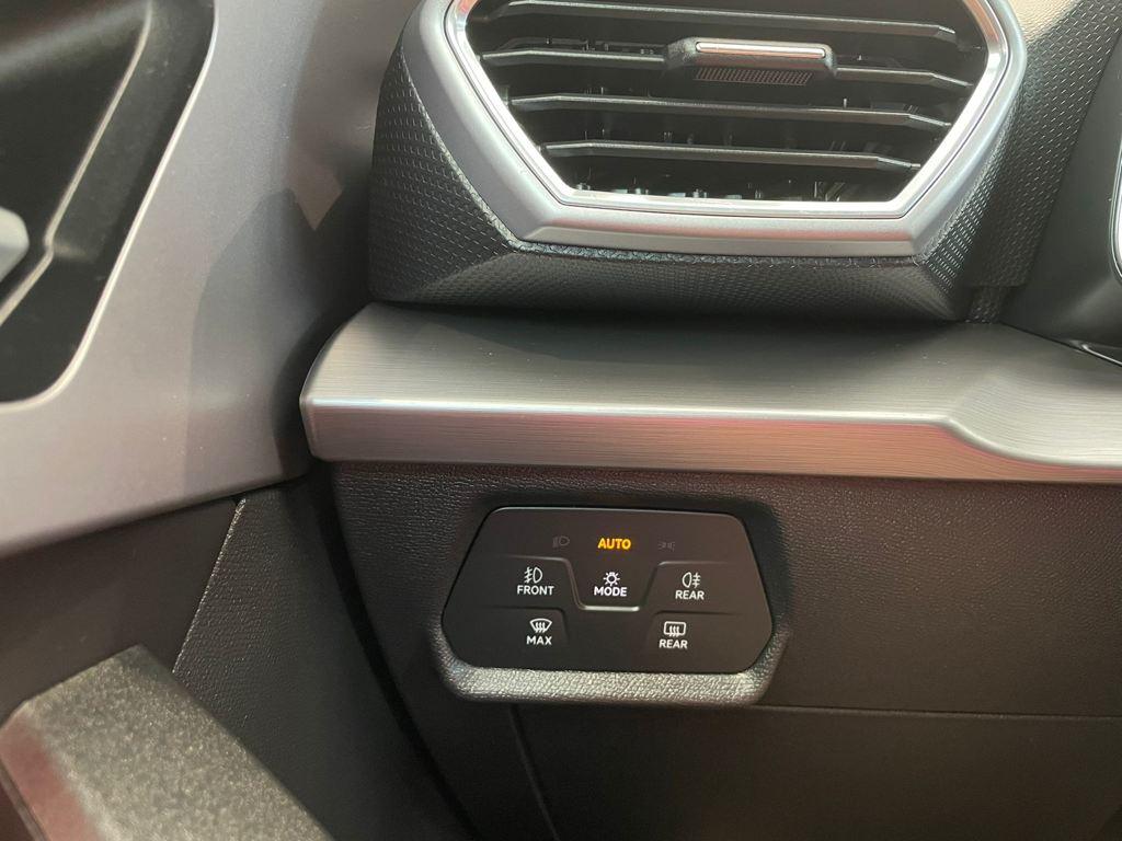 SEAT León 1.5 eTSI S&S FR Special Edition Vision DSG 110 kW (150 CV) - 10