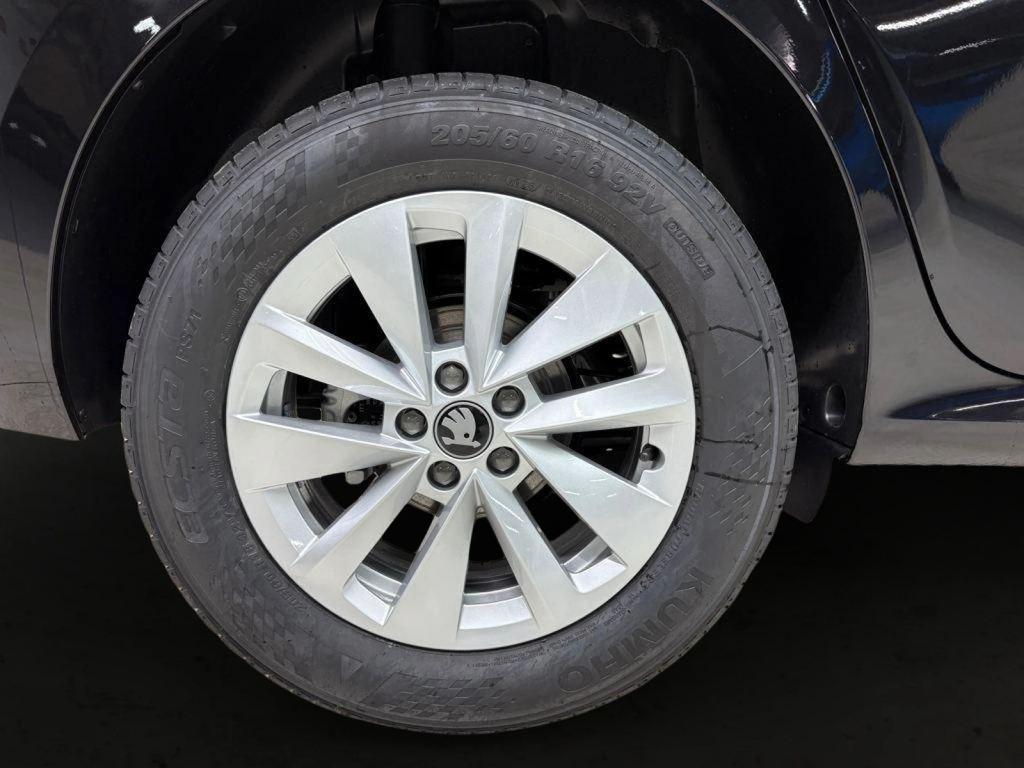 Skoda Kamiq 1.0 TSI Selection DSG 85 kW (115 CV) - 7