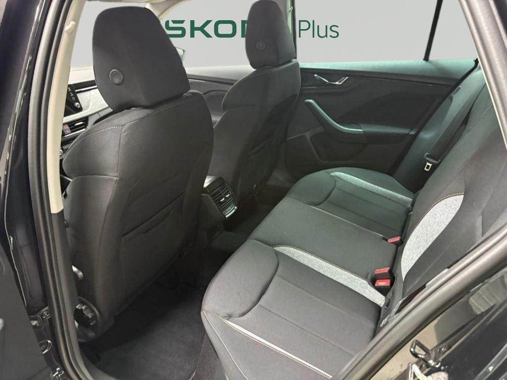 Skoda Kamiq 1.0 TSI Selection DSG 85 kW (115 CV) - 9