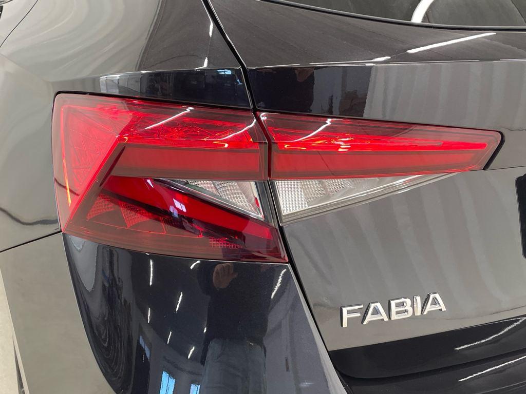 Skoda Fabia 1.0 TSI Design DSG 85 KW (115 CV) - 18