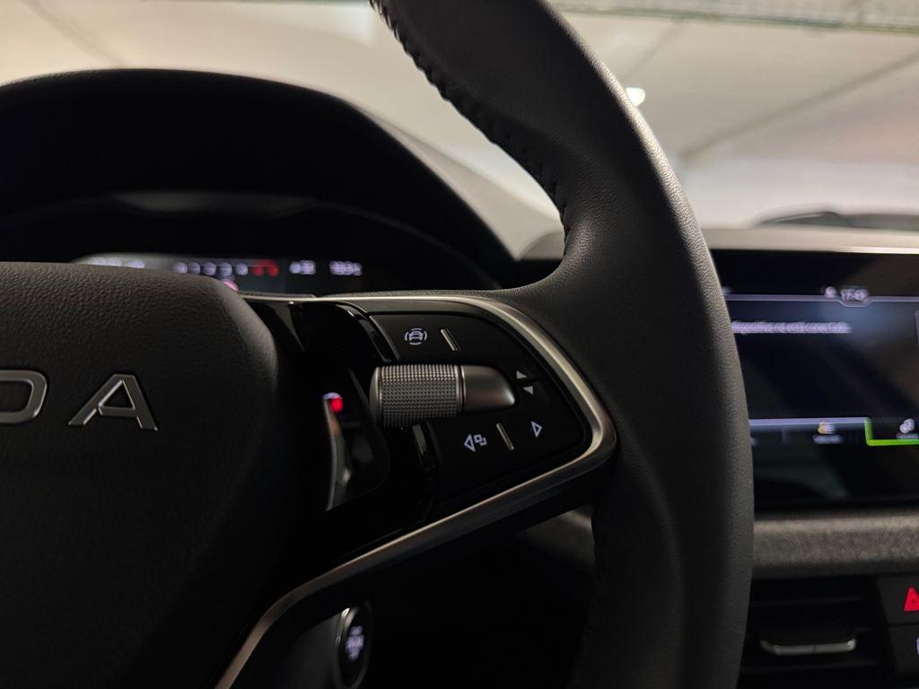 Skoda Kamiq 1.0 TSI Selection DSG 85 kW (115 CV) - 9