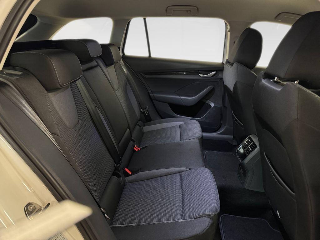 Skoda Octavia Combi 2.0 TDI Selection DSG 110 kW (150 CV) - 5