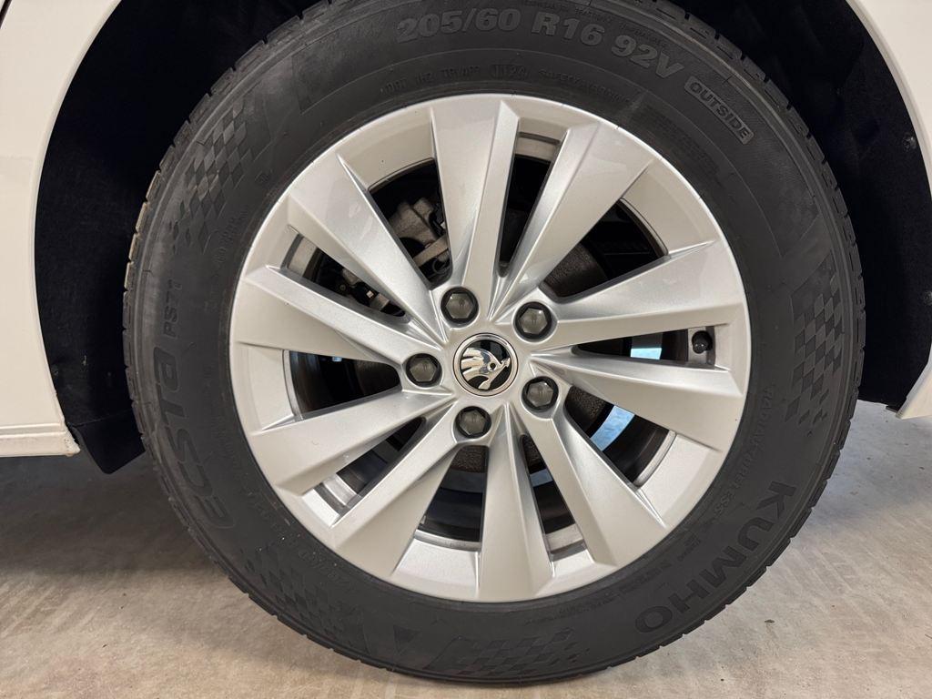 Skoda Octavia Combi 2.0 TDI Selection DSG 110 kW (150 CV) - 7