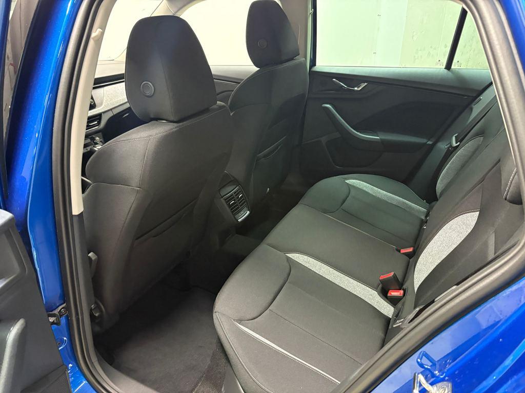 Skoda Kamiq 1.0 TSI Selection DSG 85 kW (115 CV) - 9