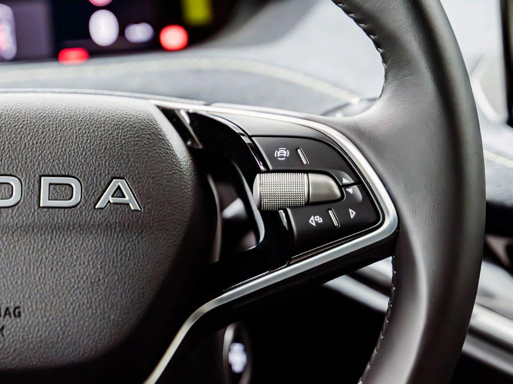 Skoda Elroq 60 63 kWh 150 kW (204 CV) - 11