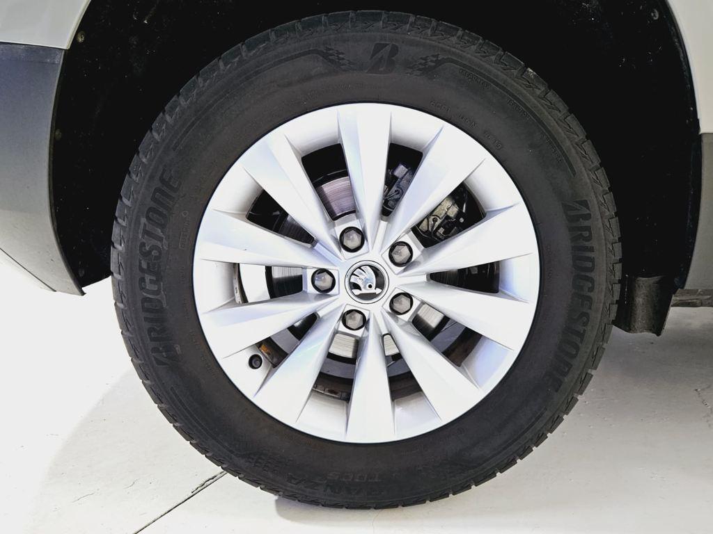 Skoda Karoq 1.0 TSI Ambition 81 kW (110 CV) - 7