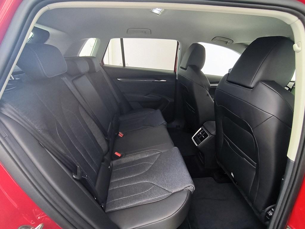 Skoda Elroq 85 82 kWh 210 kW (286 CV) - 5