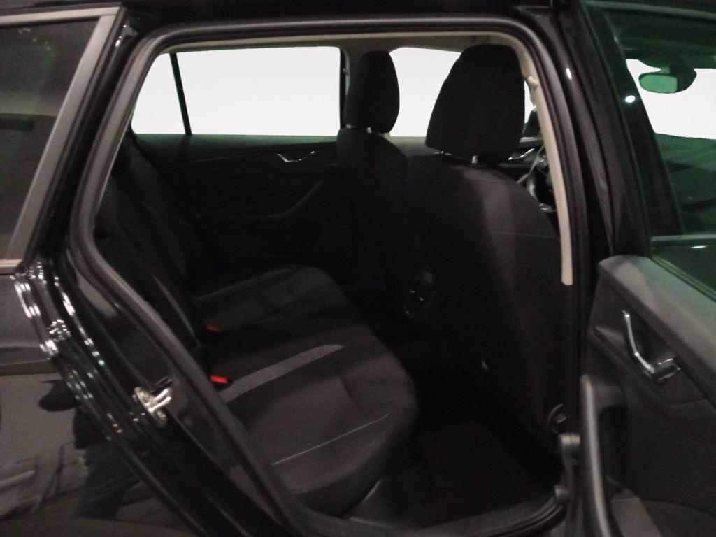 Skoda Kamiq 1.0 TSI Active 81 kW (110 CV) - 5