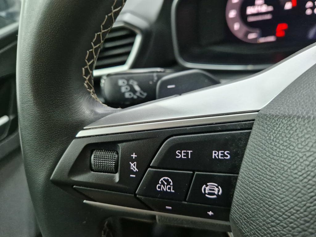 SEAT León 1.5 eTSI Style 25 Aniversario DSG 85 kW (116 CV) - 9