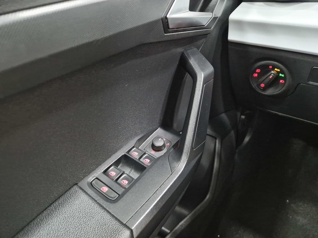 SEAT Ibiza 1.0 MPI S&S Style XM 59 kW (80 CV) - 9