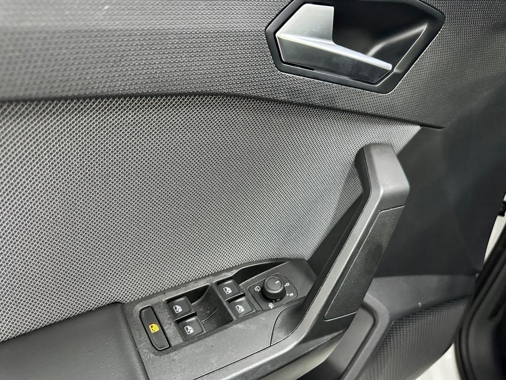 SEAT León 1.5 eTSI Style 25 Aniversario DSG 85 kW (116 CV) - 9