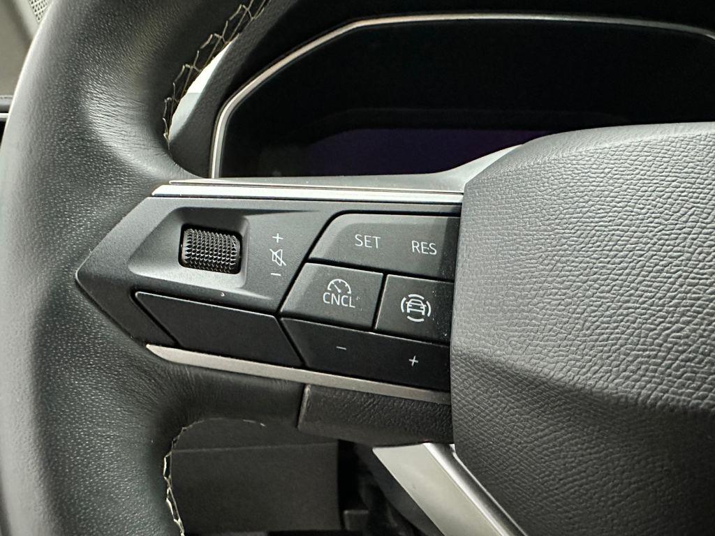 SEAT León 1.5 eTSI Style 25 Aniversario DSG 85 kW (116 CV) - 10