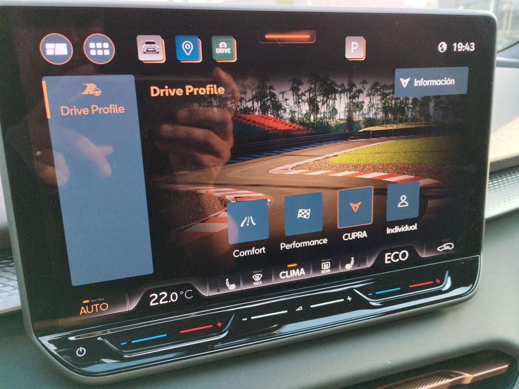 CUPRA Terramar 1.5 TSI e-Hybrid VZ DSG 200 kW (272 CV) - 18