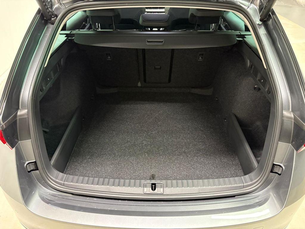 Skoda Octavia Combi 1.5 TSI m-HEV Selection DSG 110 kW (150 CV) - 6