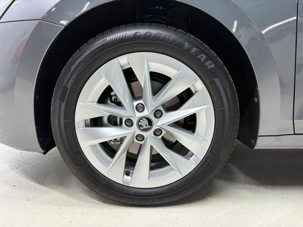 Skoda Octavia Combi 1.5 TSI m-HEV Selection DSG 110 kW (150 CV) - 7