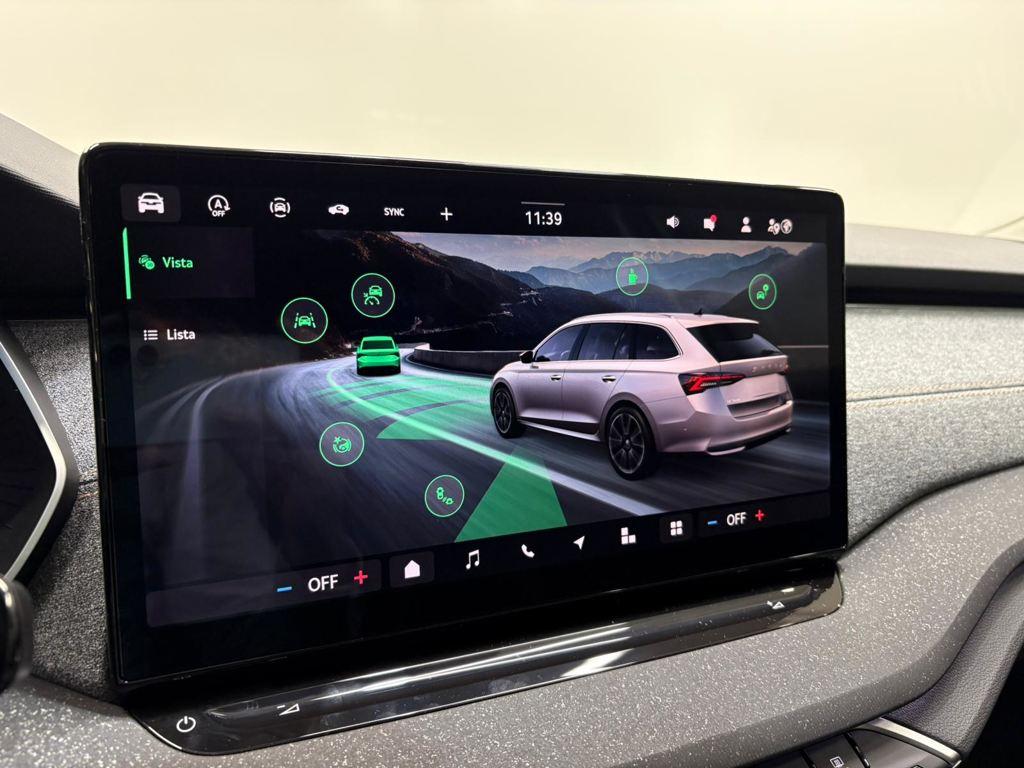 Skoda Octavia Combi 1.5 TSI m-HEV Selection DSG 110 kW (150 CV) - 12