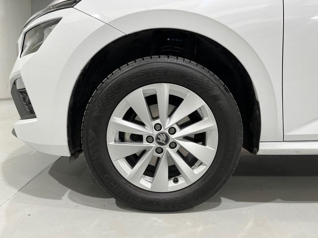 Skoda Kamiq 1.0 TSI Selection DSG 85 kW (115 CV) - 7