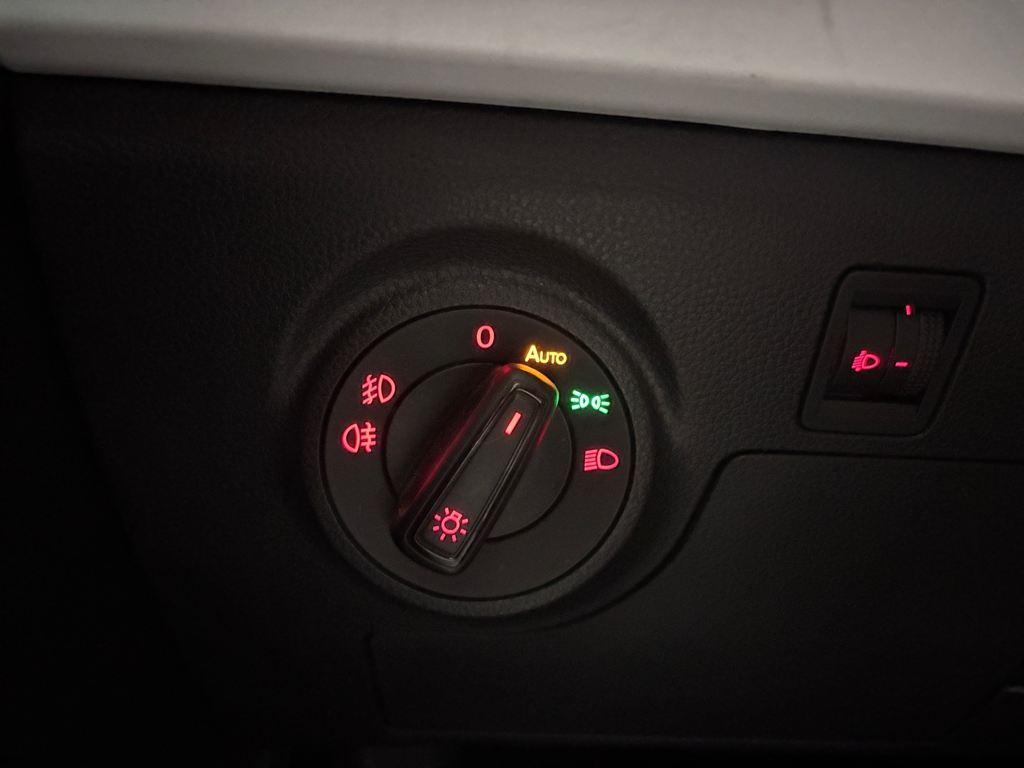 SEAT Ibiza 1.0 MPI Reference Plus 59 kW (80 CV) - 12