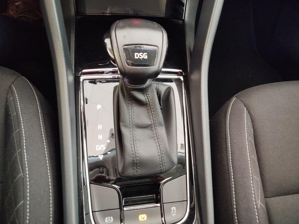 Skoda Karoq 1.0 TSI Ambition DSG 85 kW (115 CV) - 8