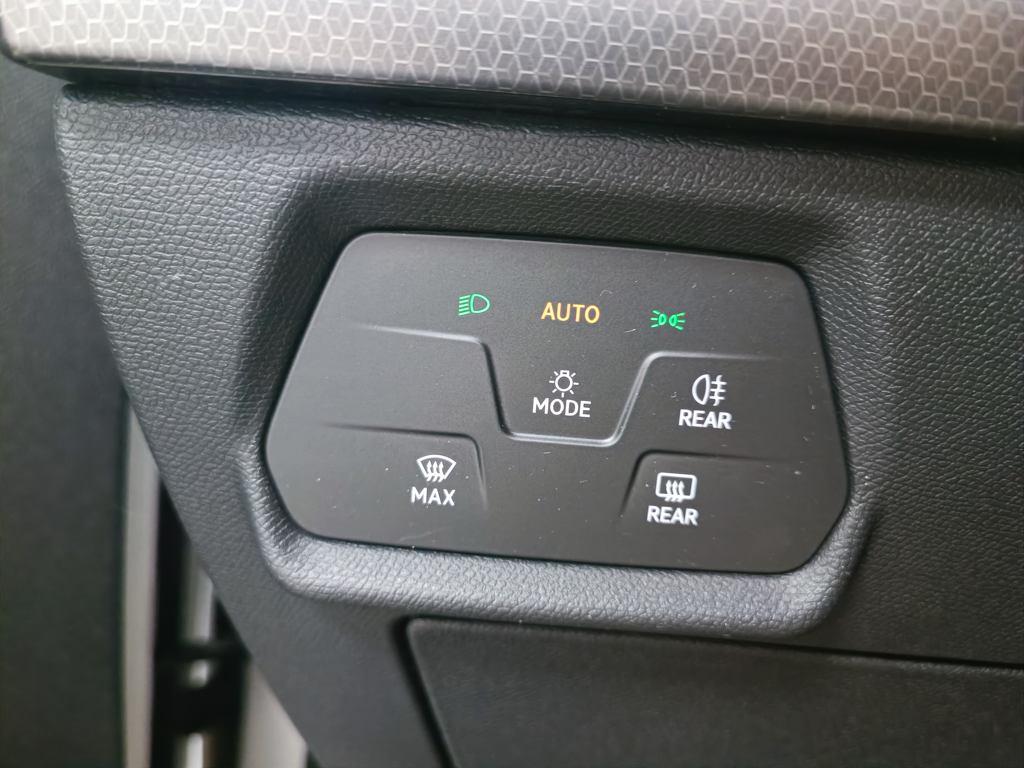 SEAT León 2.0 TDI S&S Reference Go 85 kW (115 CV) - 9