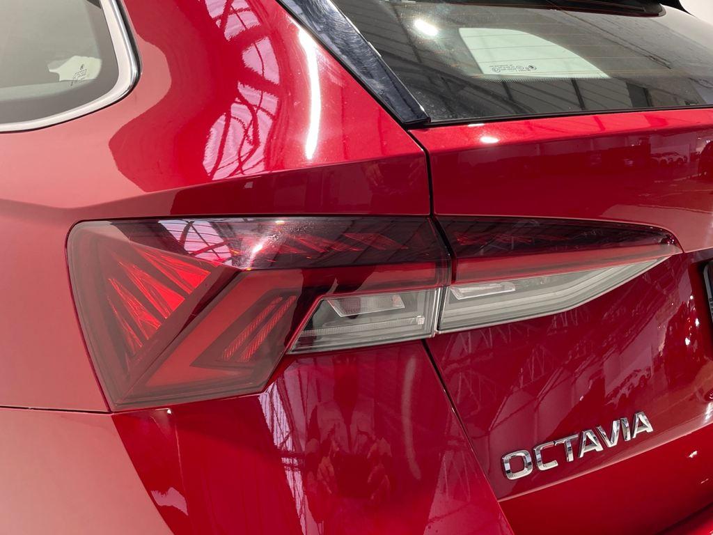 Skoda Octavia Combi 1.5 TSI m-HEV Ambition Plus DSG 110 kW (150 CV) - 18