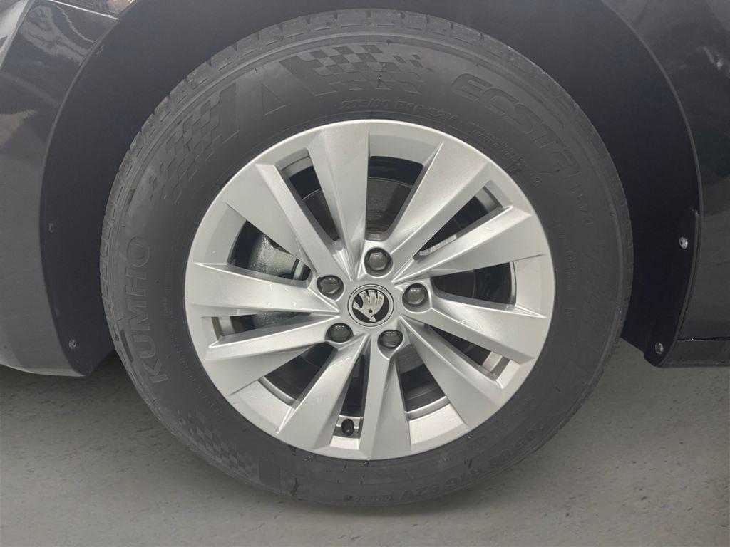 Skoda Octavia 1.5 TSI m-HEV Selection DSG 110 kW (150 CV) - 7