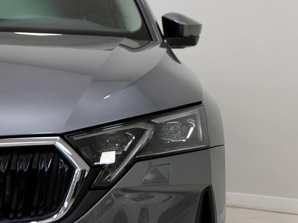 Skoda Octavia 1.5 TSI m-HEV Design DSG 110 kW (150 CV) - 8