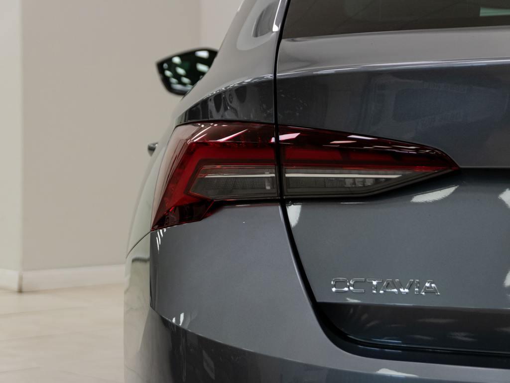 Skoda Octavia 1.5 TSI m-HEV Design DSG 110 kW (150 CV) - 16