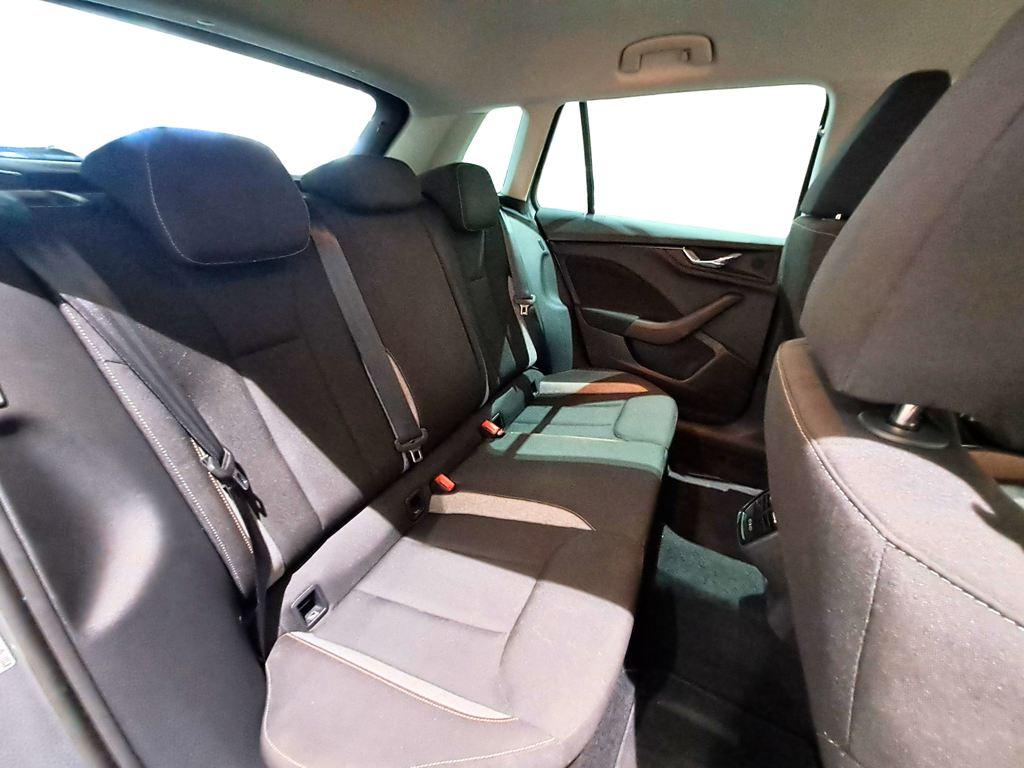 Skoda Kamiq 1.0 TSI Selection DSG 85 kW (115 CV) - 5