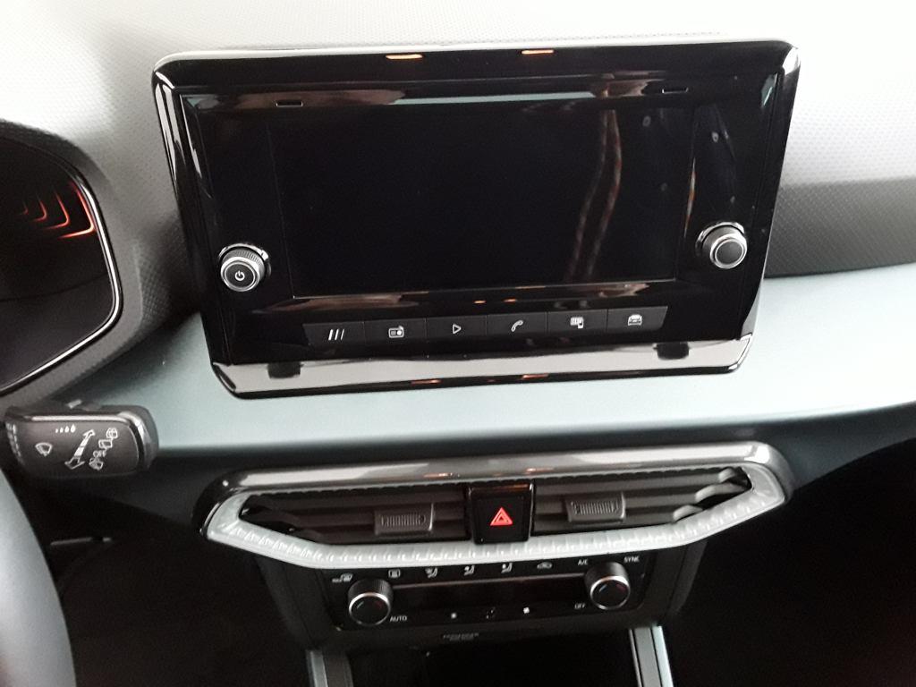 SEAT Arona 1.0 TSI S&S Xperience XM DSG 85 kW (115 CV) - 10