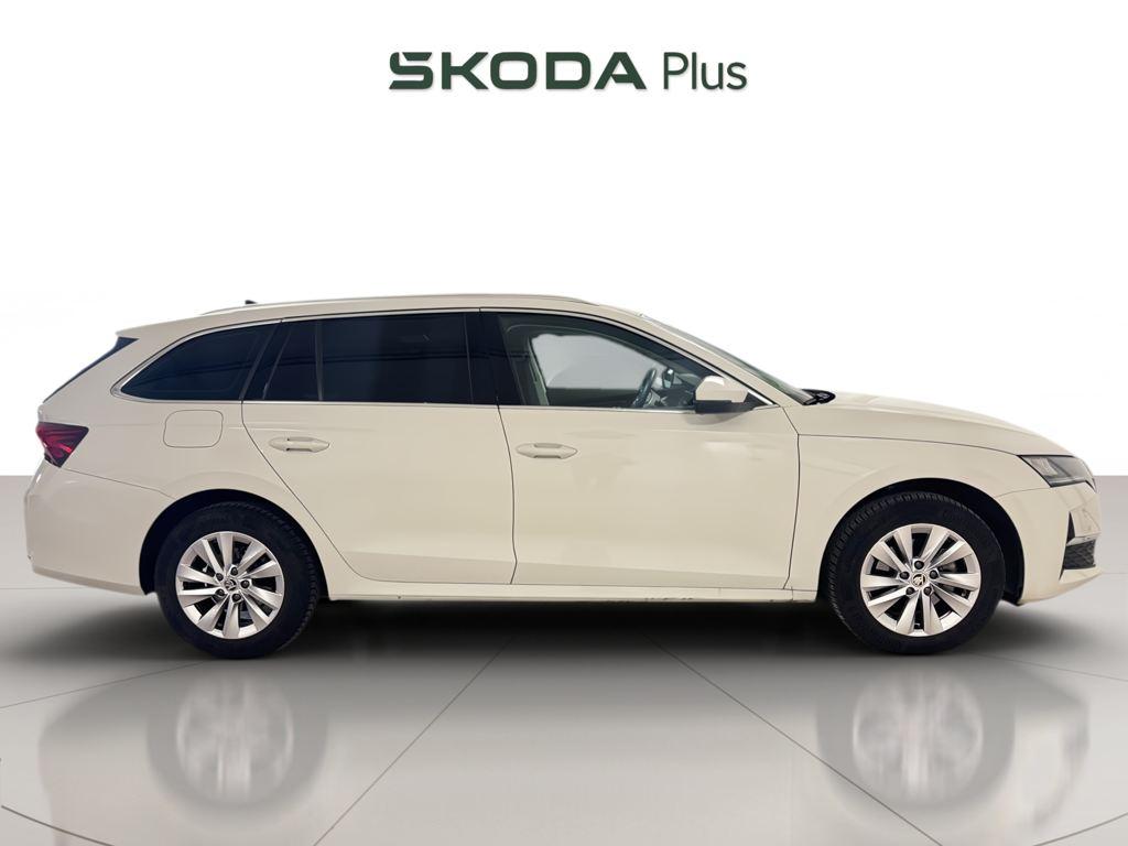 Skoda Octavia Combi 2.0 TDI Selection DSG 110 kW (150 CV) - 2
