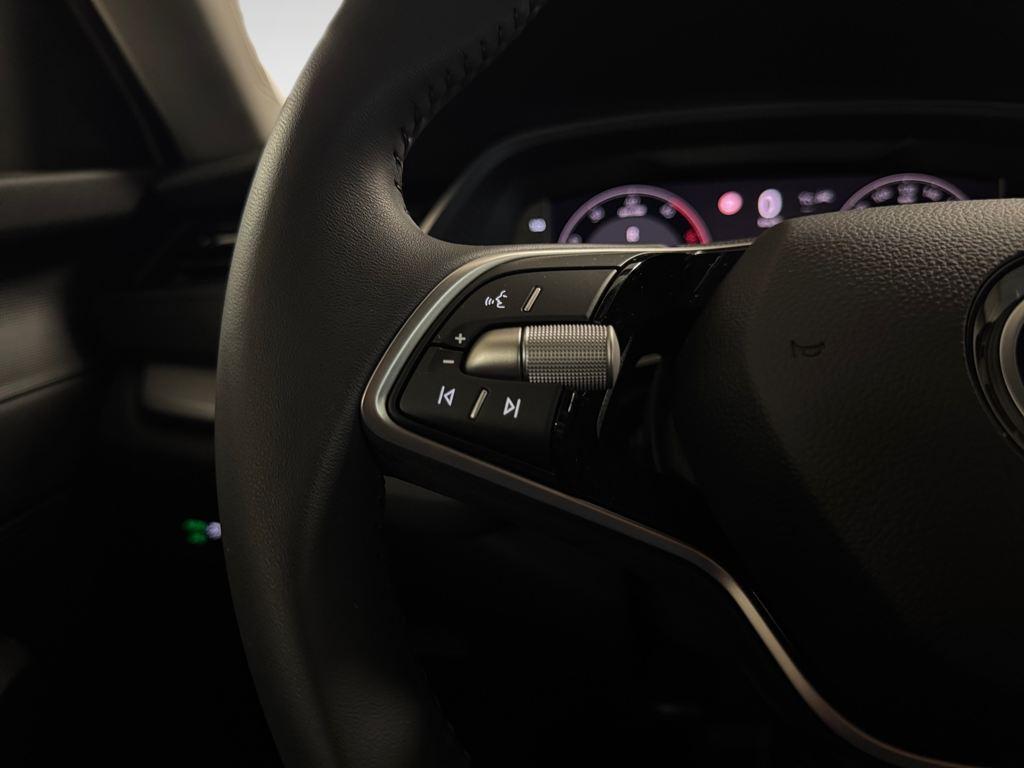 Skoda Octavia Combi 2.0 TDI Selection DSG 110 kW (150 CV) - 8