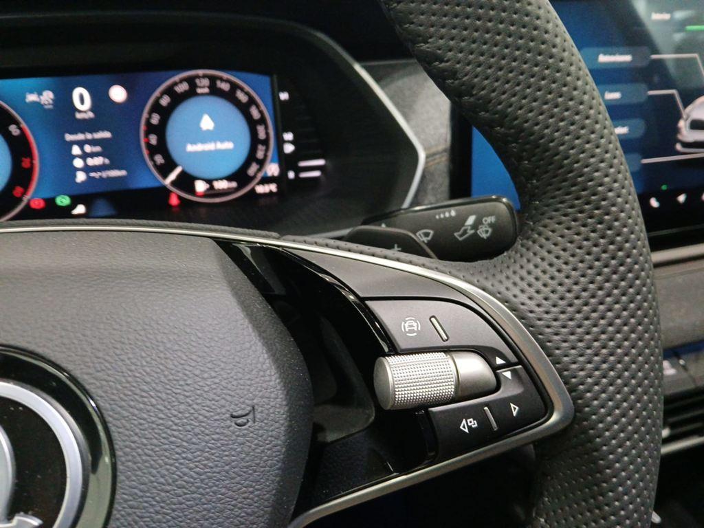 Skoda Octavia 1.5 TSI m-HEV Design DSG 110 kW (150 CV) - 11