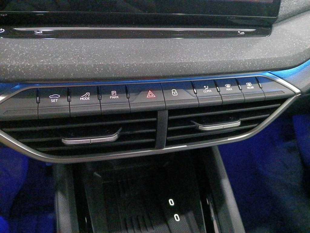 Skoda Octavia 1.5 TSI m-HEV Design DSG 110 kW (150 CV) - 12