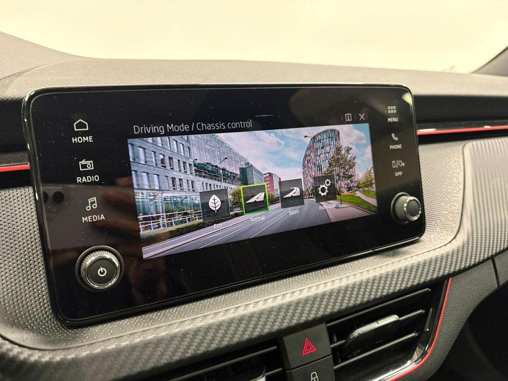 Skoda Kamiq 1.0 TSI Montecarlo DSG 85 kW (115 CV) - 13