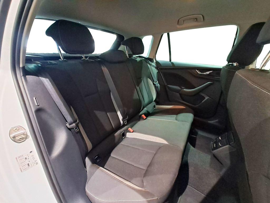 Skoda Kamiq 1.0 TSI Selection DSG 85 kW (115 CV) - 5