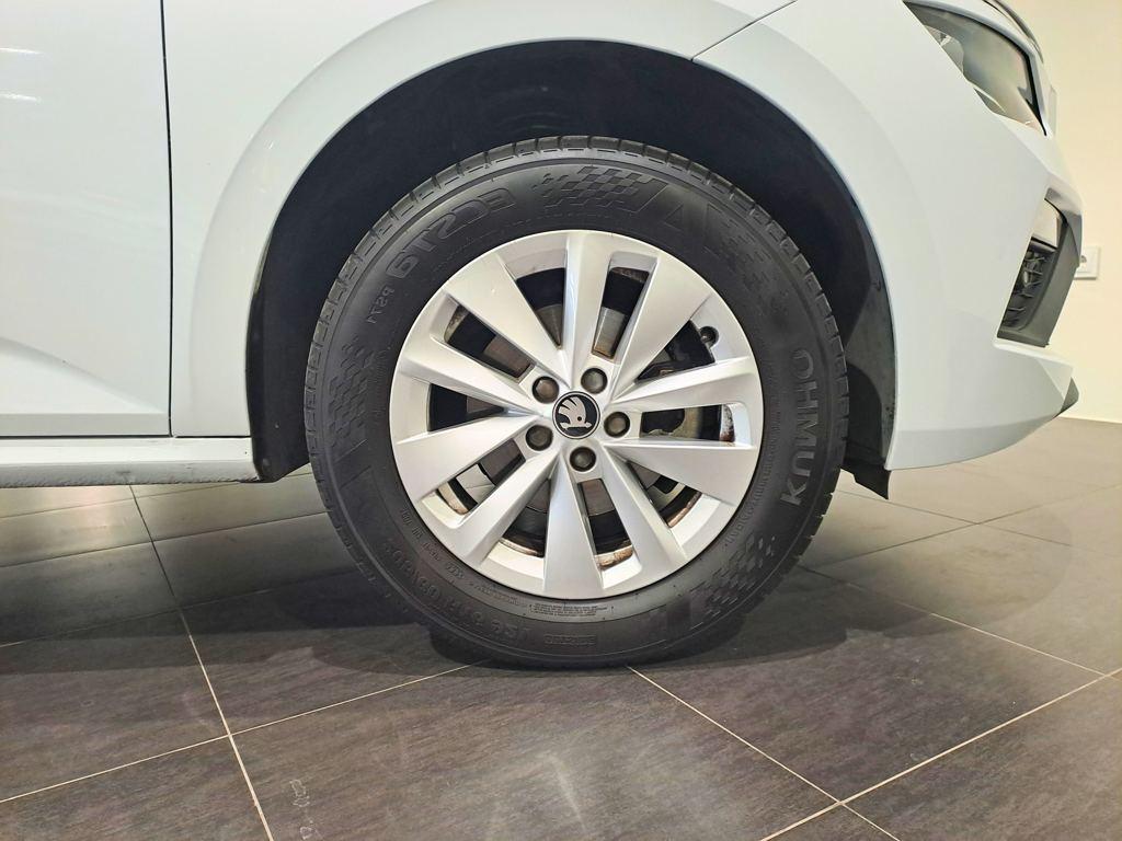 Skoda Kamiq 1.0 TSI Selection DSG 85 kW (115 CV) - 7