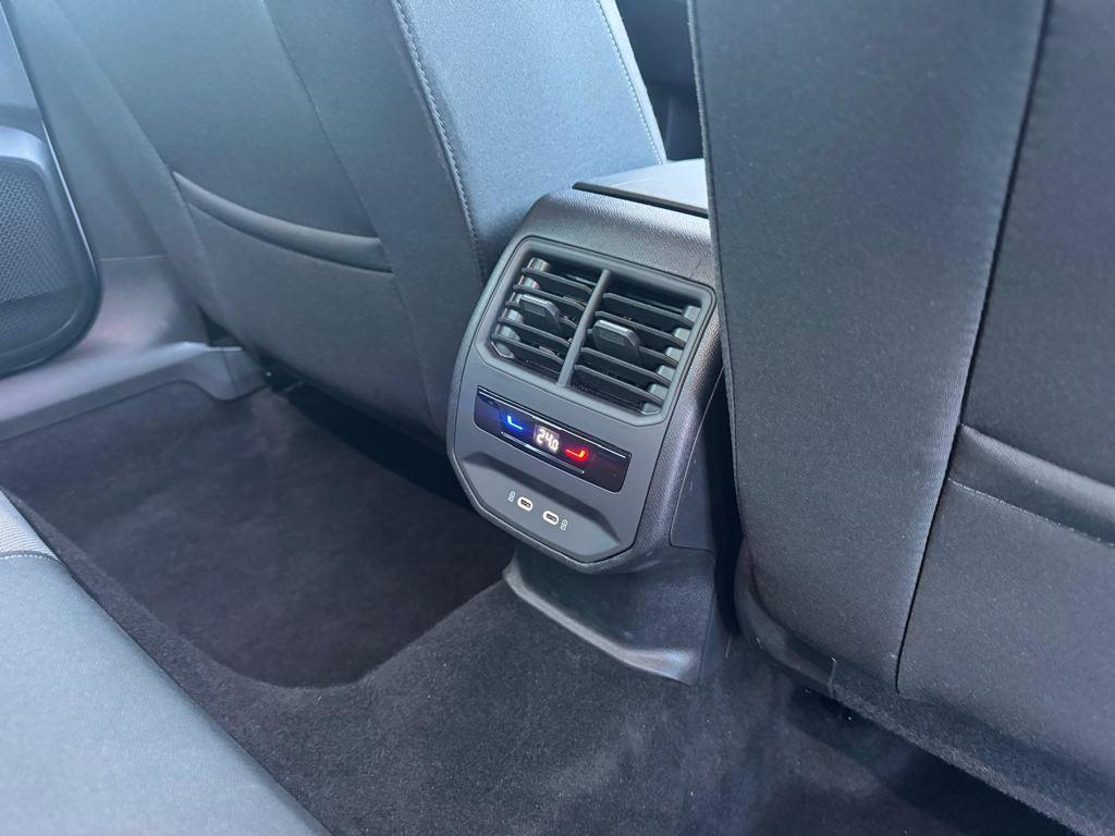 SEAT León 1.5 eTSI Style 25 Aniversario DSG 85 kW (116 CV) - 9
