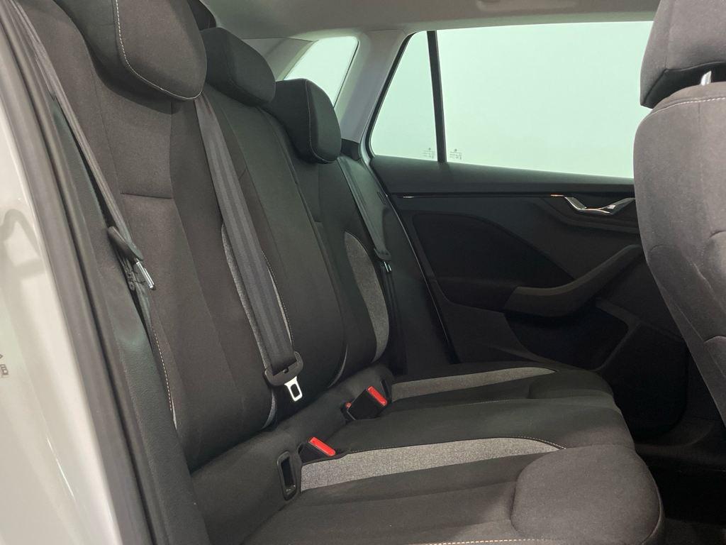 Skoda Kamiq 1.0 TSI Selection DSG 85 kW (115 CV) - 5