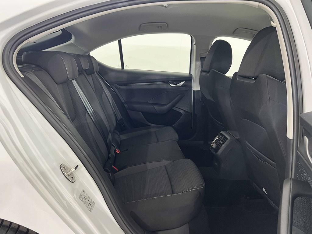 Skoda Octavia 2.0 TDI Selection DSG 110 kW (150 CV) - 5