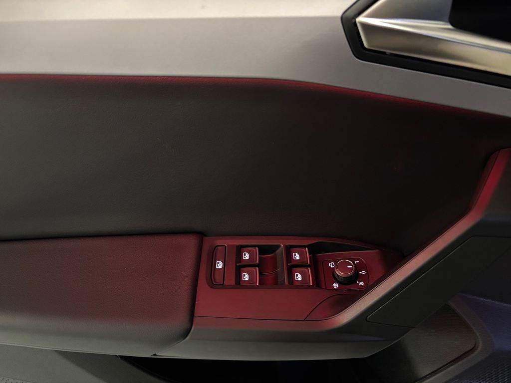 SEAT León ST 1.5 eTSI S&S FR Special Edition DSG 85 kW (116 CV) - 12