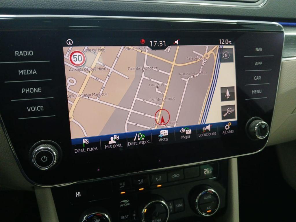 Skoda Superb Combi 1.5 TSI Style 110 kW (150 CV) - 11