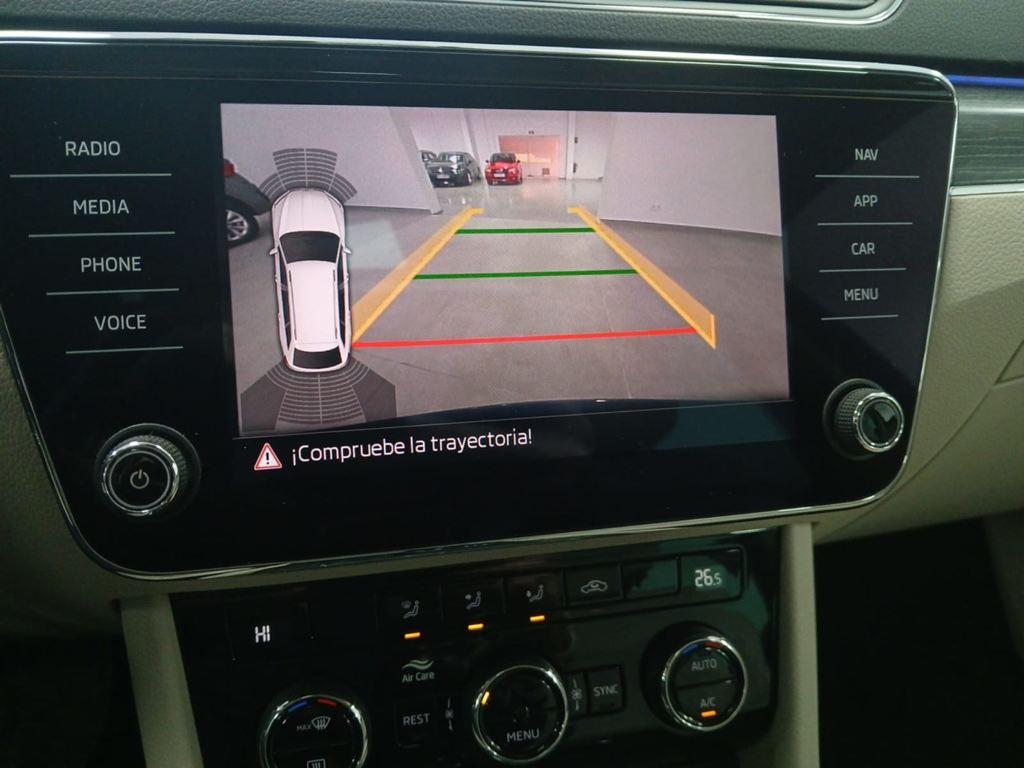 Skoda Superb Combi 1.5 TSI Style 110 kW (150 CV) - 12