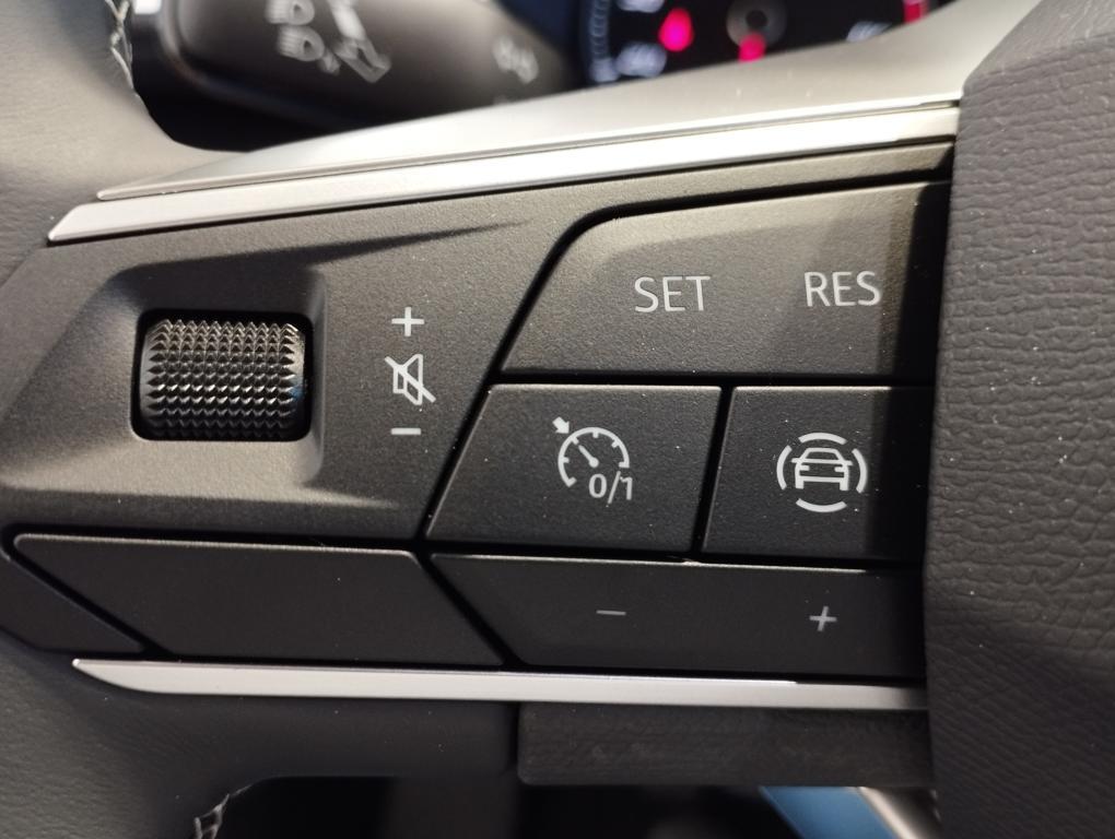 SEAT León 1.5 TSI S&S Style 25 Aniversario 85 kW (116 CV) - 8