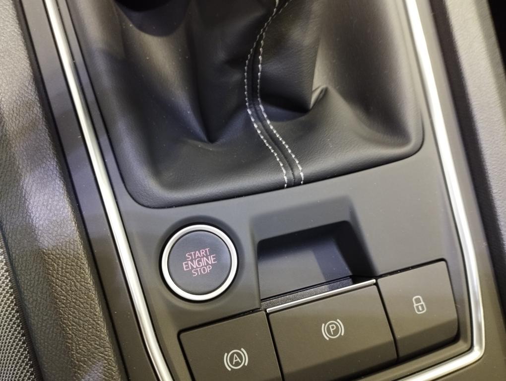 SEAT León 1.5 TSI S&S Style 25 Aniversario 85 kW (116 CV) - 9