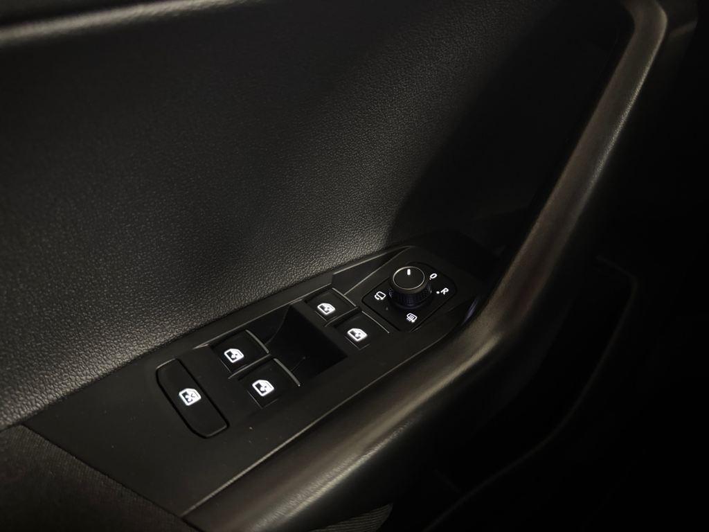 Volkswagen Taigo R-Line 1.0 TSI 81 kW (110 CV) - 13