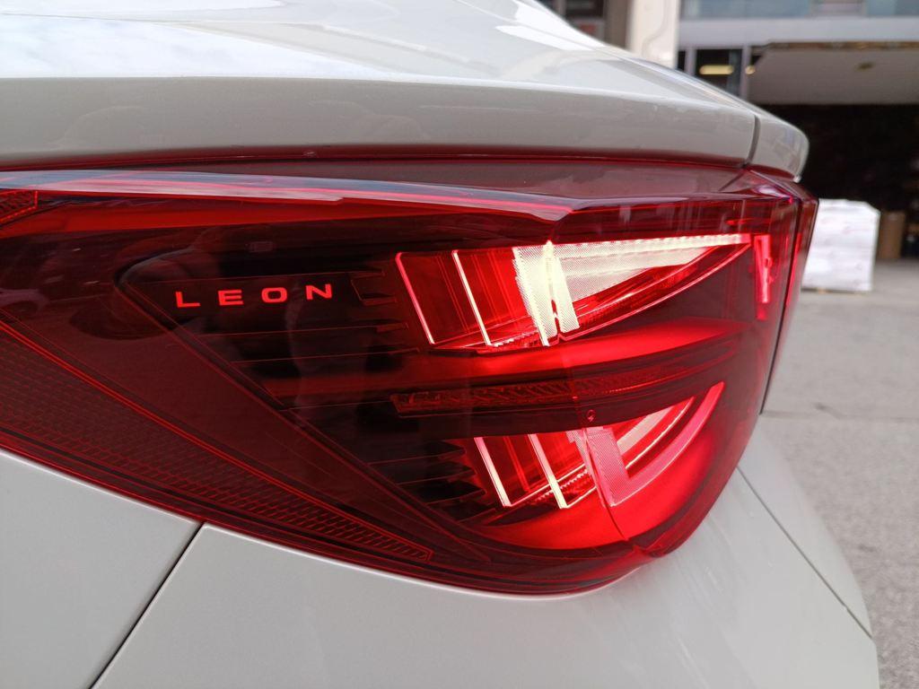 CUPRA Leon Sportstourer 1.5 eTSI DSG 110 kW (150 CV) - 8